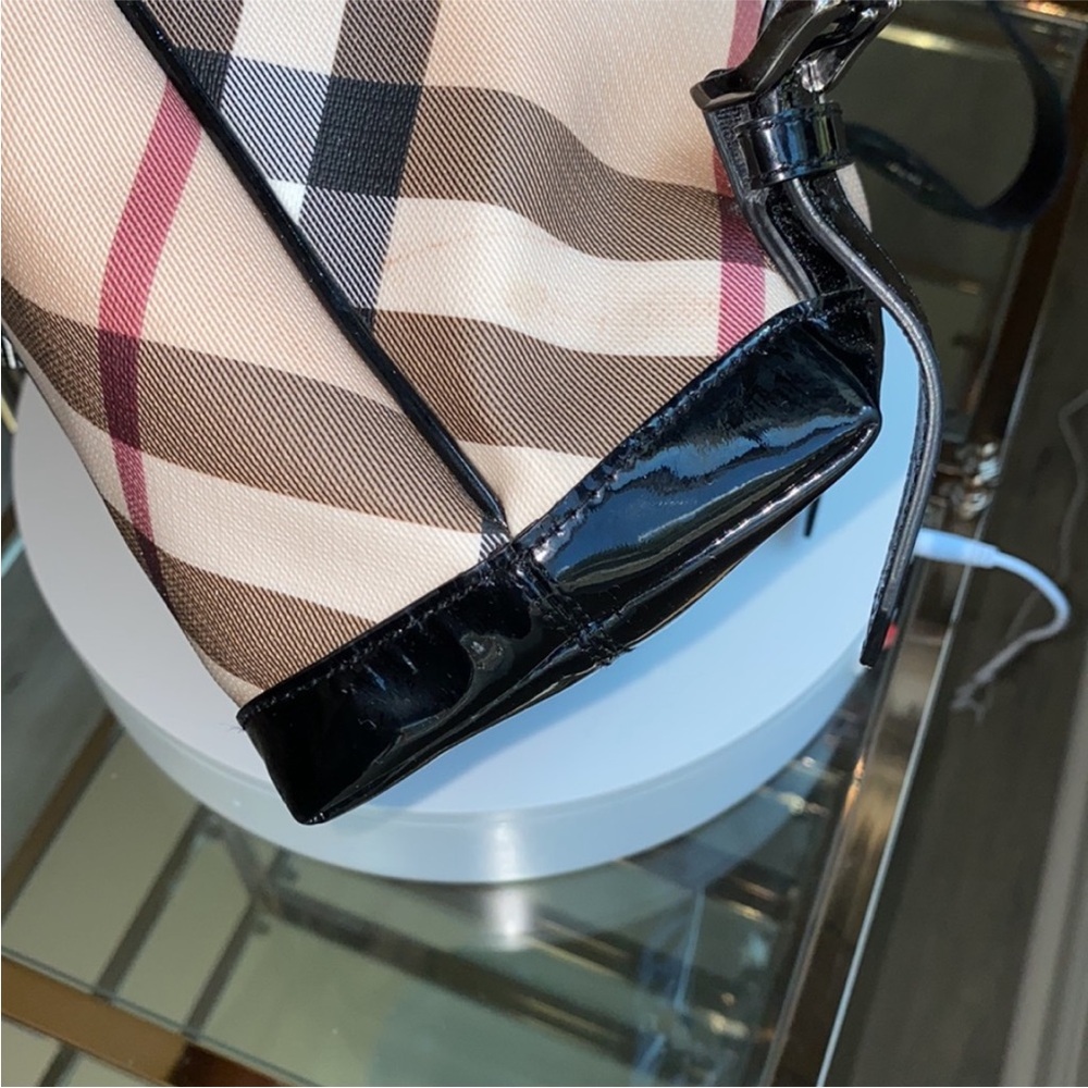 Authentic Burberry backpack - Picture 12 of 16